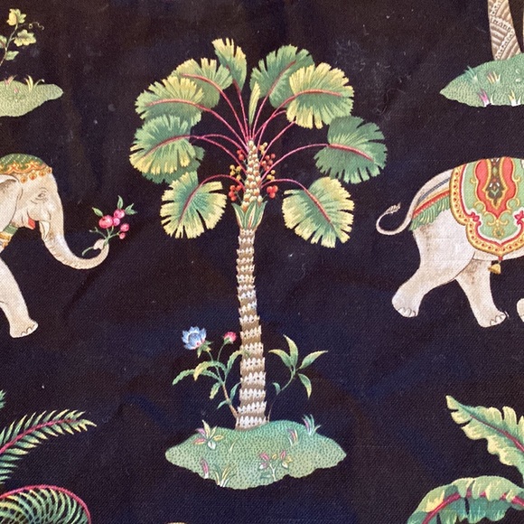 Custom Made Tablecloth 6ft round - Picture 4 of 8